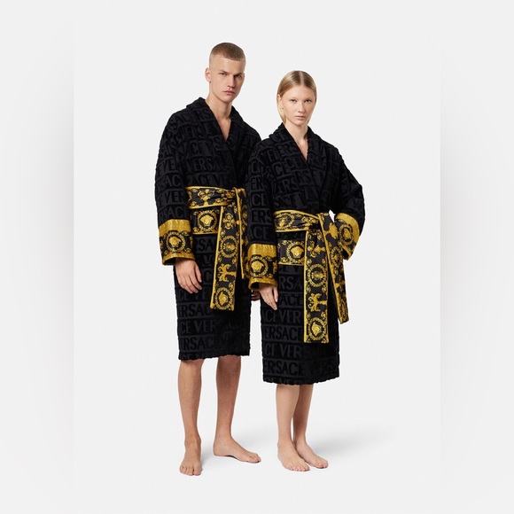 I ♡ BAROQUE BATHROBE LIKE NEW 1 AVAILABLE MEDIUM UNISEX - Picture 2 of 11